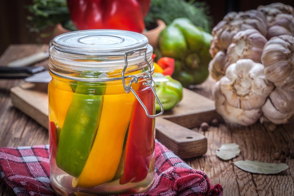 Eingelegte Paprika Mit Knoblauch Und Kr Utern