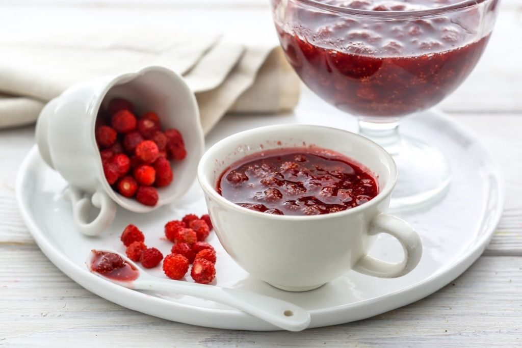 Aromatische Erdbeermarmelade aus Walderdbeeren