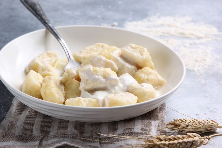 Gegrillte Bananen mit Honig und Vanilleeis zum Nachtisch