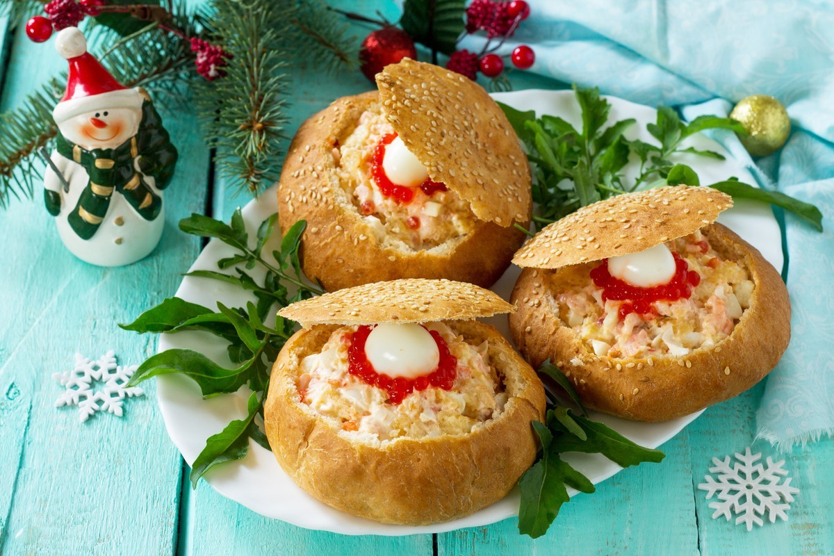 Gefüllte Brötchen mit Eiersalat