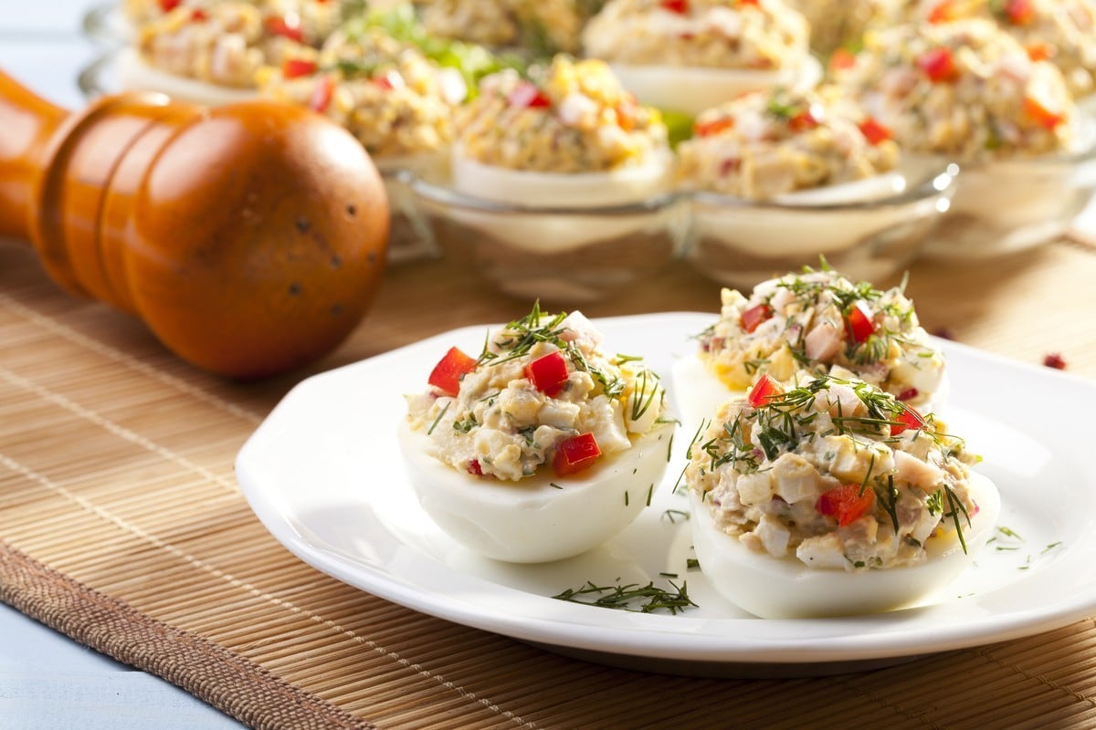 Gefüllte Eier Fingerfood mit Kartoffeln und Schinken