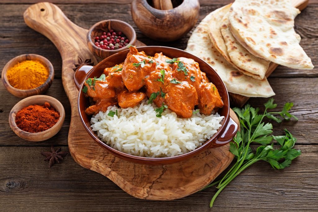 Hähnchen Tikka Masala mit Knoblauch und Gewürzen