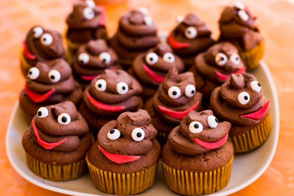 Halloween Cupcakes mit Schoko Frosting und Zuckeraugen