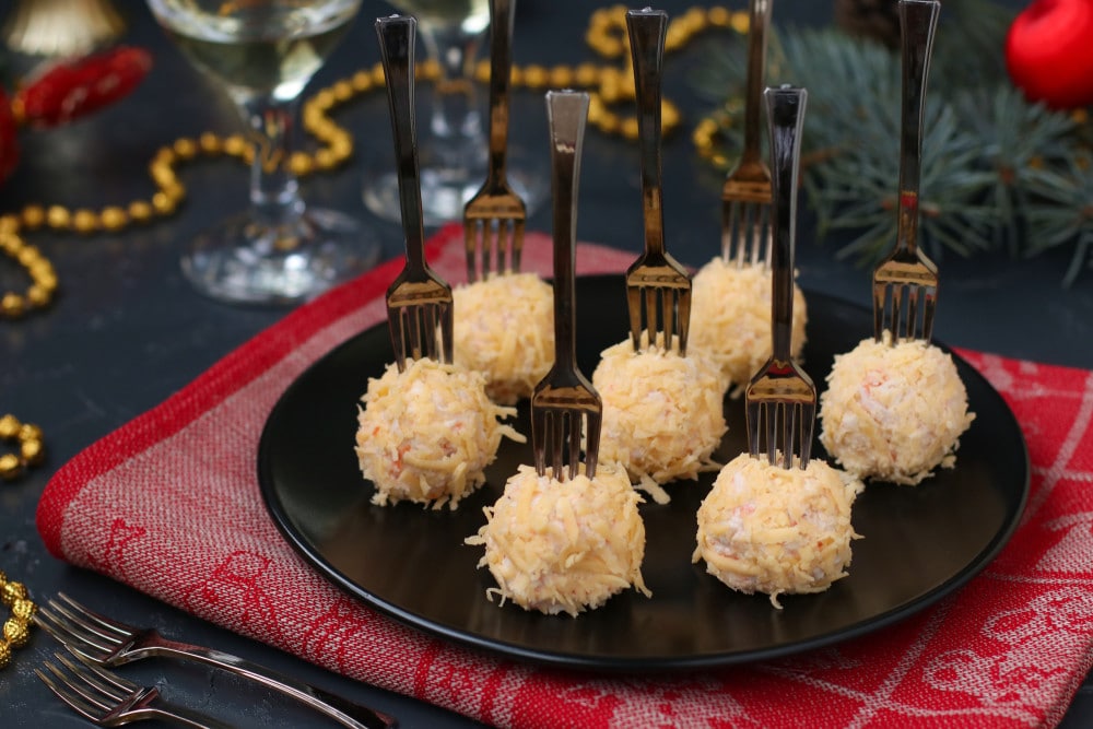 Käsebällchen Fingerfood mit Eiern und Surimi