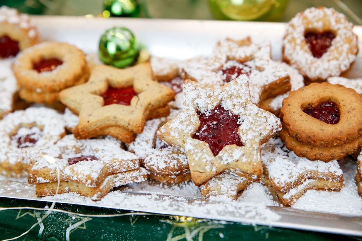 Knackige Linzer Plätzchen mit Haselnüssen und Marmelade