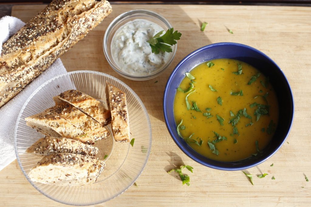 Kürbiscremesuppe mit Zucchini