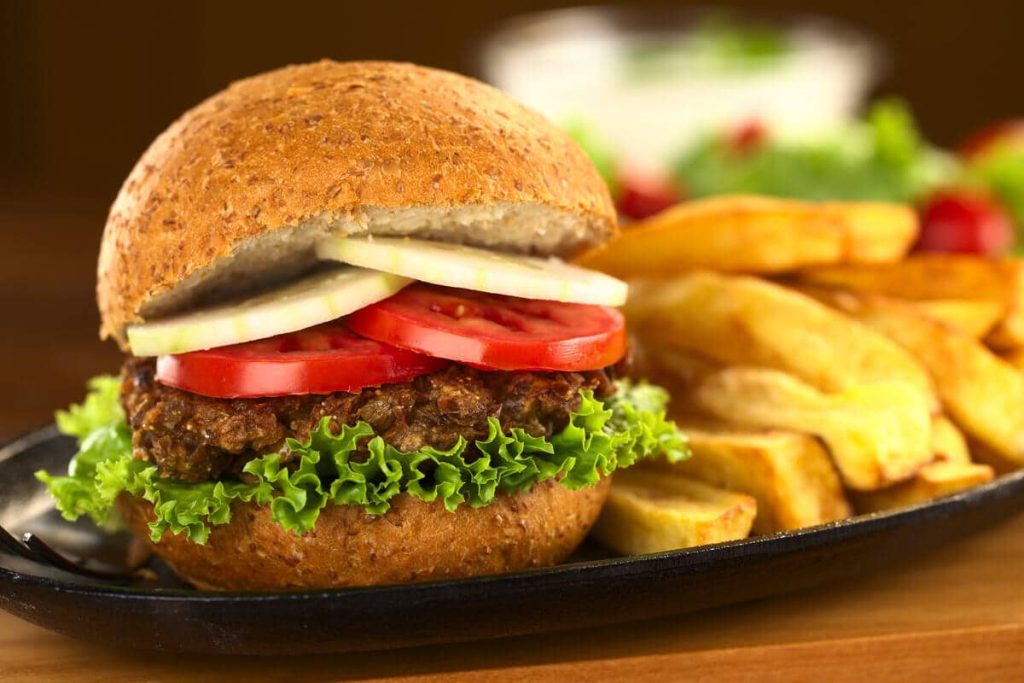 Vegetarische Burger mit Linsen und Gemüse Patties