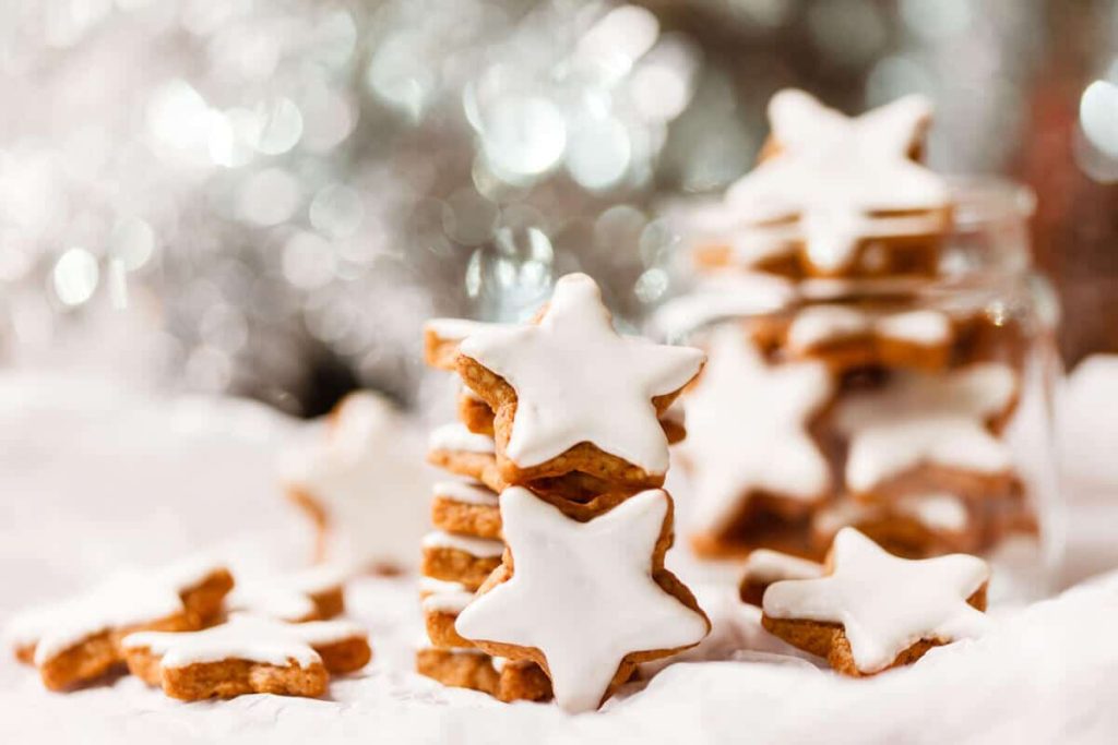 Weiche Zimtsterne Weihnachtsplätzchen mit Mandeln und Vanille