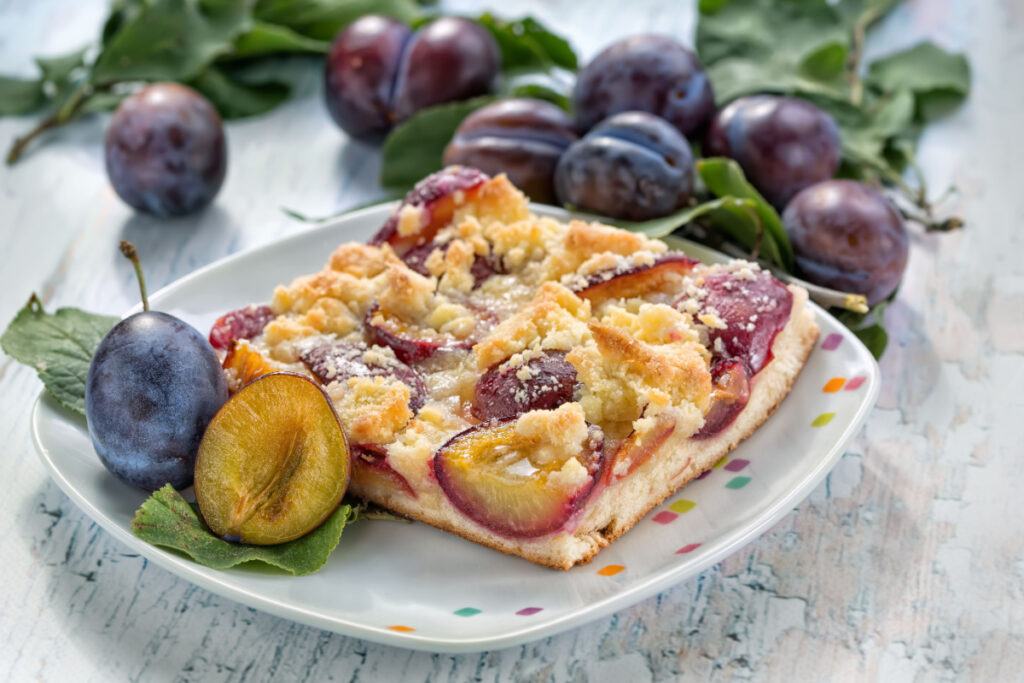 Fruchtiger Zwetschgenkuchen mit Streuseln