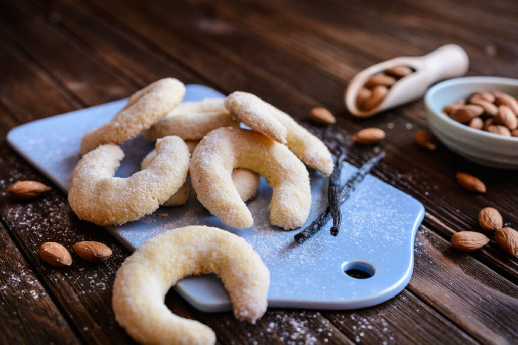 Zarte süße Vanillekipferl mit einem Hauch von Vanille