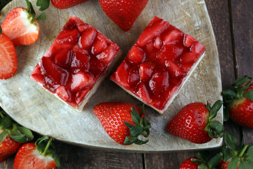 Fruchtig-cremiger Genuss Erdbeerschnitten mit Vanillepudding