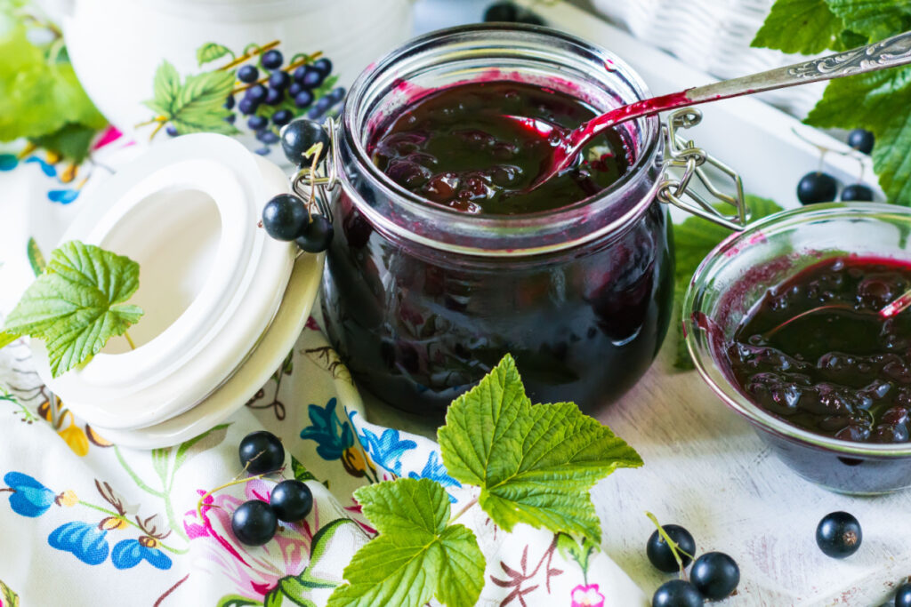 Sonnig-süßer Genuss Johannisbeermarmelade selbst gemacht