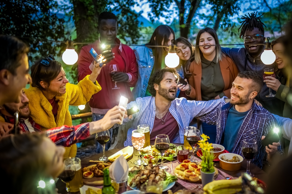 Die perfekte Sommerparty planen Tipps zur Organisation einer Feier