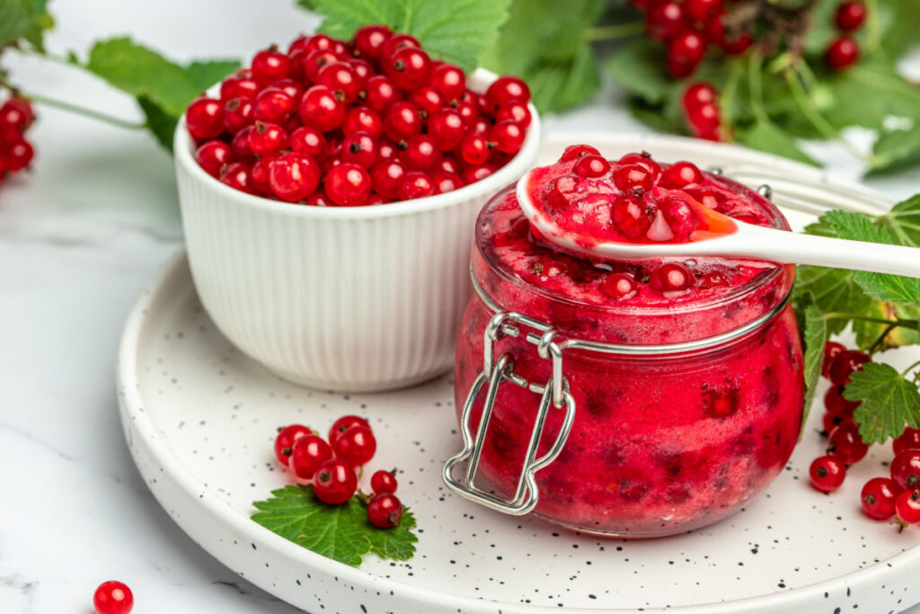 Johannisbeermarmelade Fruchtiger Genuss aus roten Beeren