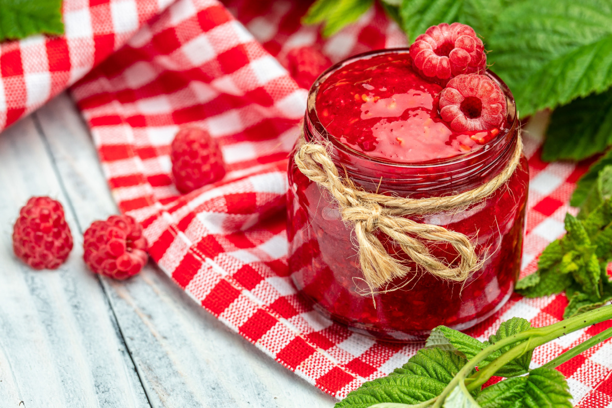 Selbstgemacht und lecker Himbeermarmelade mit Vanille