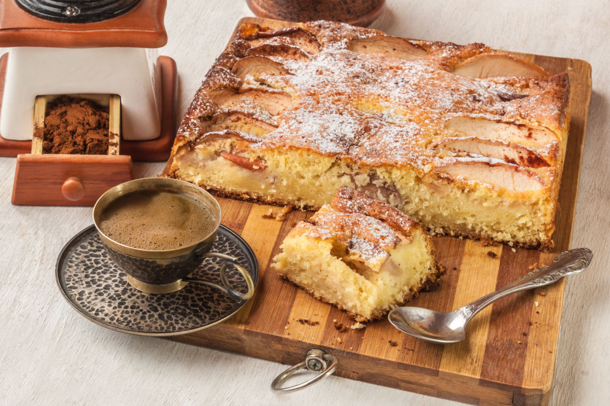 Der perfekte Apfelkuchen für den Herbst Mit Apfelspalten und Zimt