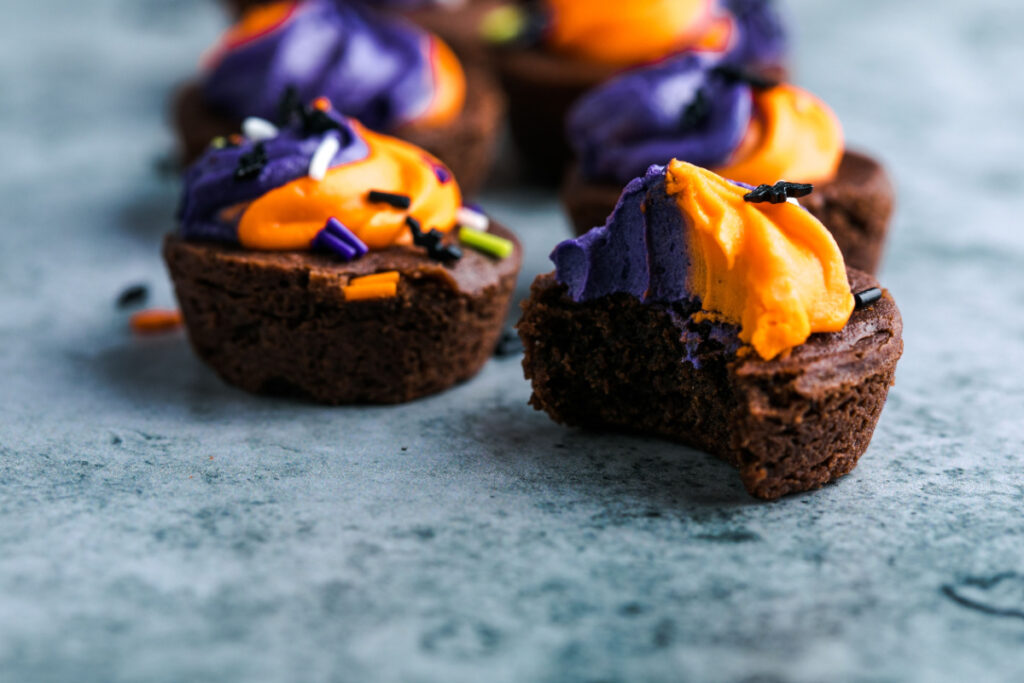 Süße Spukerei Halloween Brownies mit Buttercreme