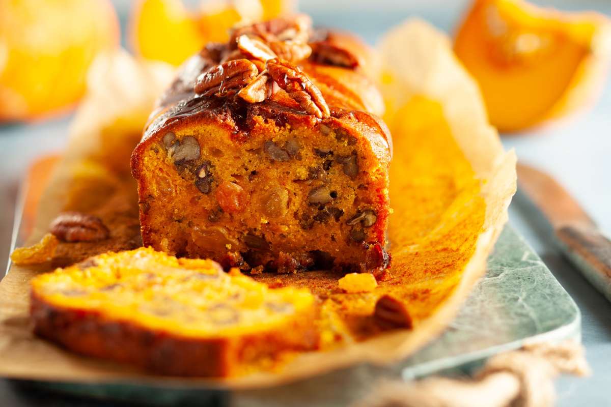 Süßer Herbstgenuss Kürbiskuchen mit feinen Gewürzen