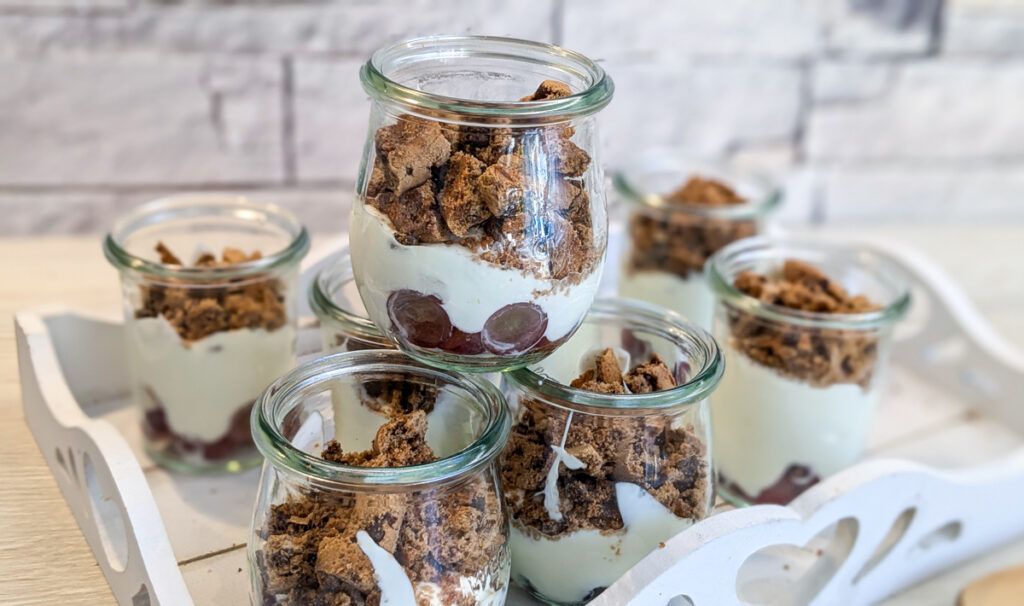 Cookies Dessert im Glas: Das schnelle Schichtdessert