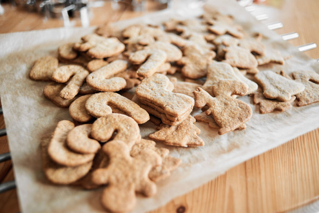 Ein Hauch von Winteraroma Plätzchen mit Nüssen und Zimt