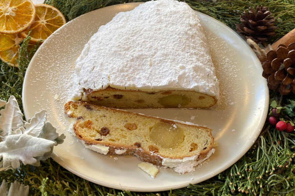 Perfekt für den Adventskaffee Marzipan Stollen