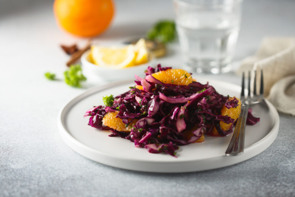 Orangen-Rotkohl-Salat Ein frischer Genuss