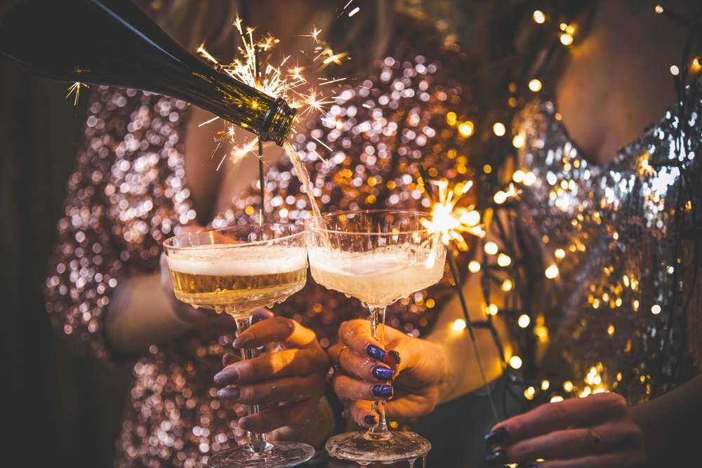 Cocktails und alkoholfreie Getränke für die Silvesternacht