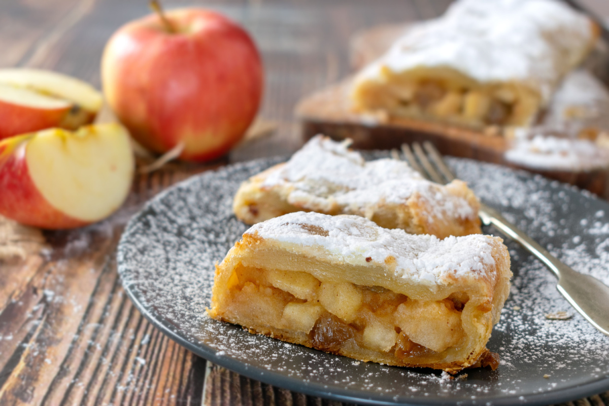 Wintergenuss Warmer Strudel mit fruchtiger Füllung