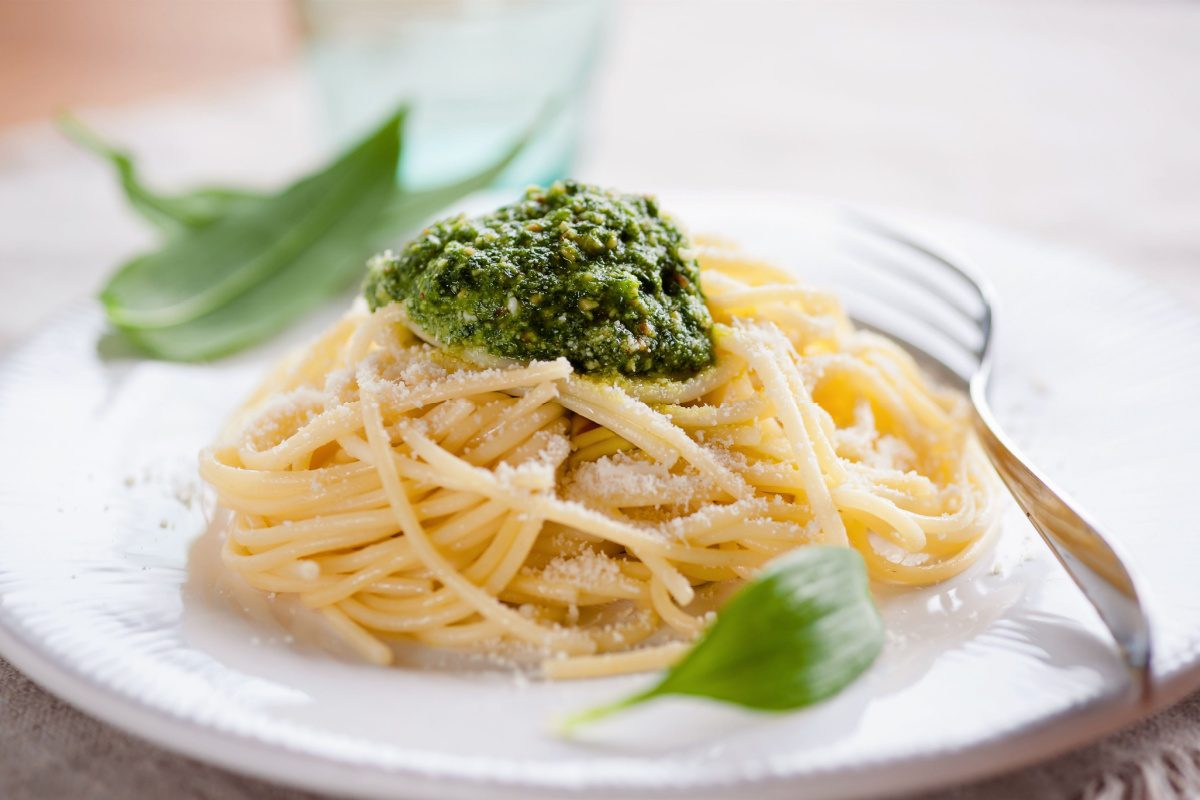 Frühlingsfrisch und würzig Spaghetti mit Bärlauchpesto