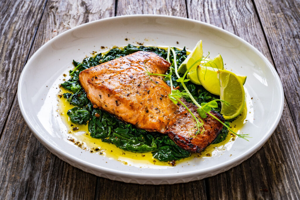 Lachs auf Spinatbeet Ein leichter Genuss