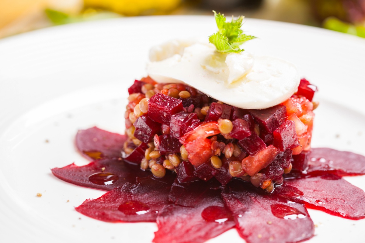 Proteinreich und vitaminreich Rote-Beete-Salat mit Linsen